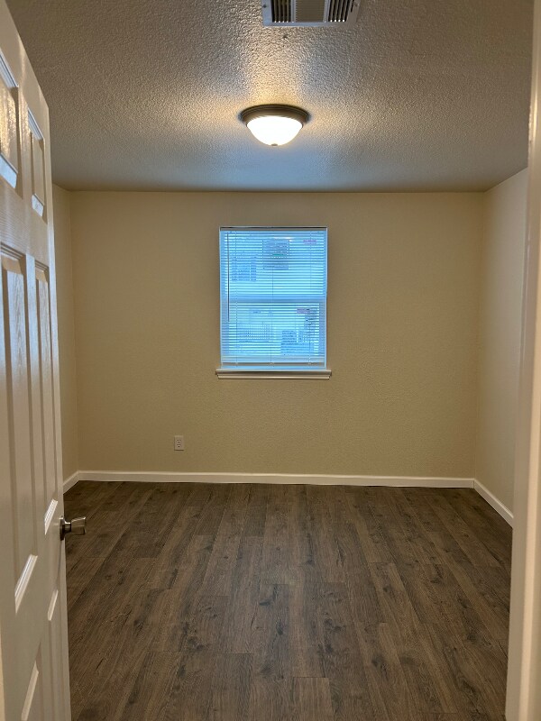 Foto del edificio - 2600 Harwood St