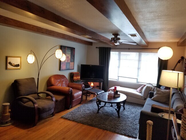 Building Photo - 3903 Oaklawn St