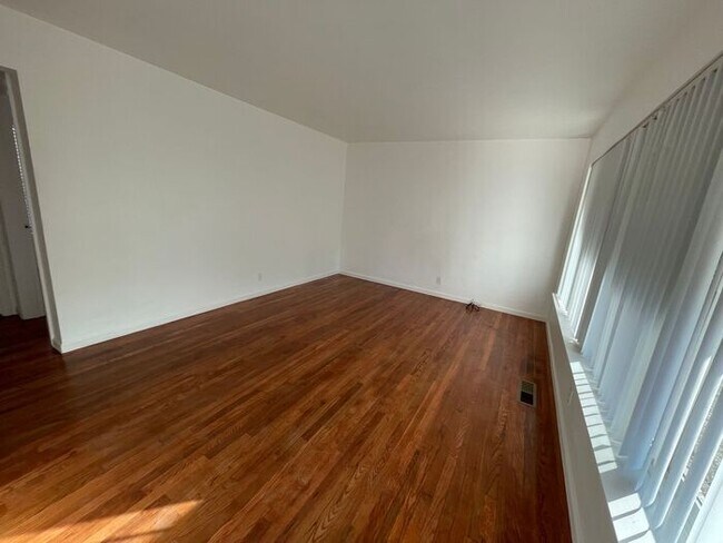 Foto del edificio - 1300 Buena Vista Ave
