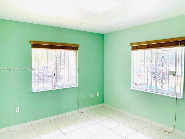 Building Photo - 2423 NW 99th Terrace