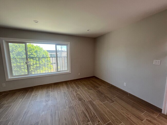 Foto del edificio - 7237 Variel Ave