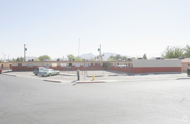 Foto del edificio - 2524 McCarran St