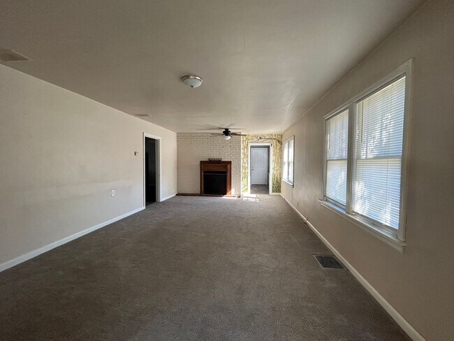 Foto del edificio - Coming Soon! Two Bedroom House!