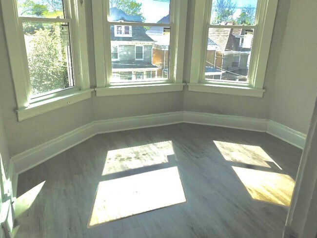 Photo - Fallowfield Avenue 1514 multi House