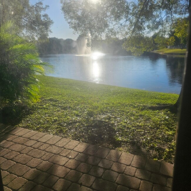 Building Photo - 2566 SW 82nd Ave