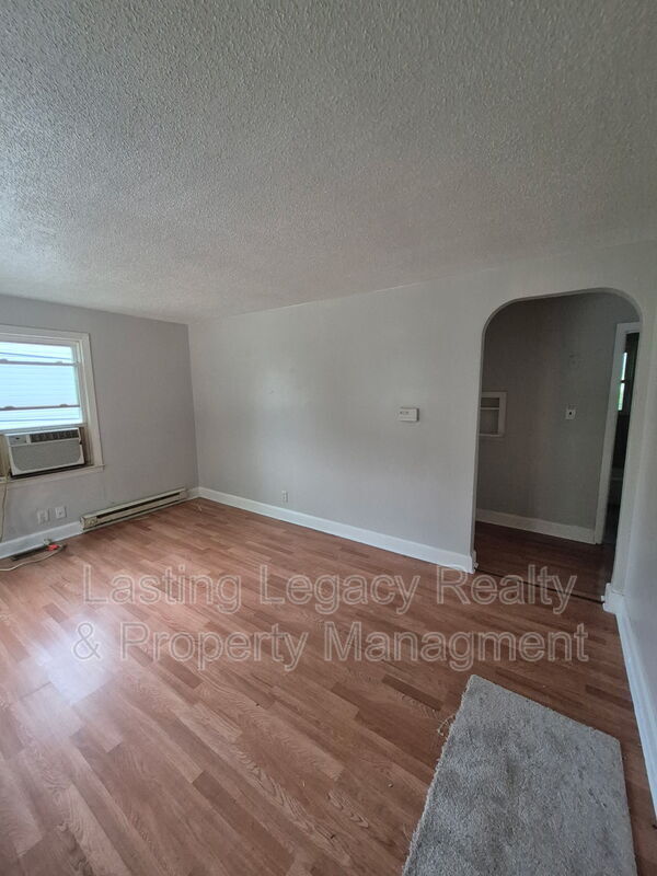 Building Photo - 1423 Marne St
