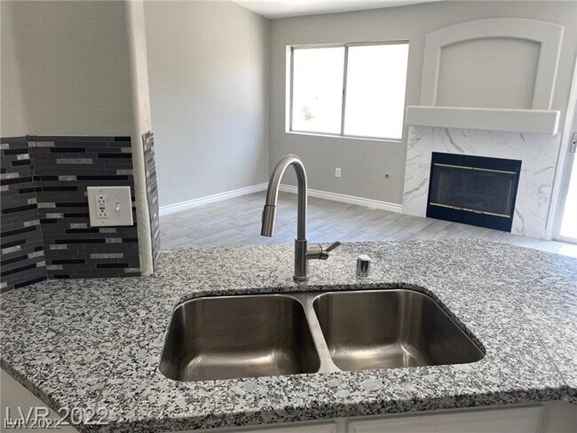 Foto del edificio - 3841 Blairmoor St