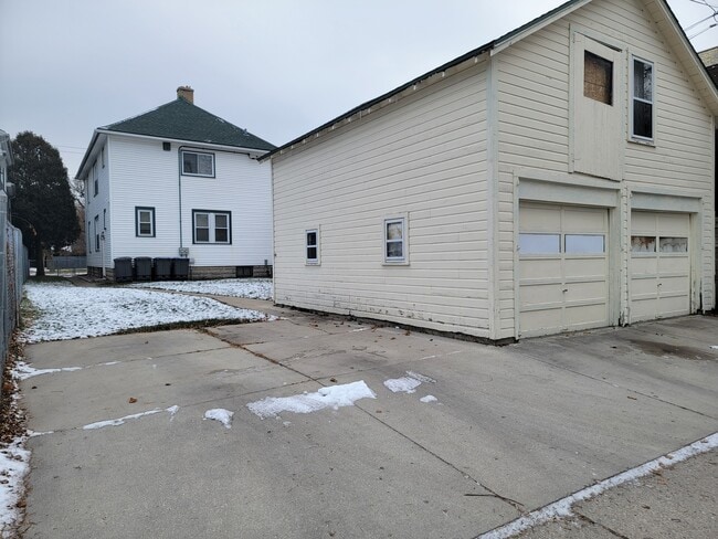 Building Photo - 1120 Geele Ave