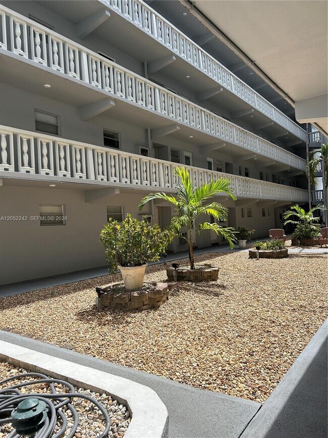 Foto del edificio - 329 SE 3rd St