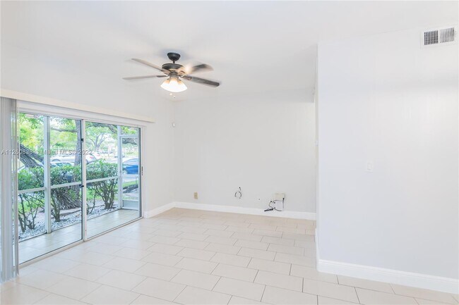 Foto del edificio - 820 Cypress Park Way