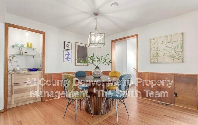 Foto del edificio - 1370 Upham St