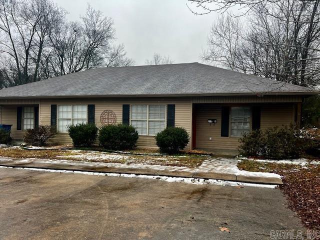 Foto principal - 219 E Maple St