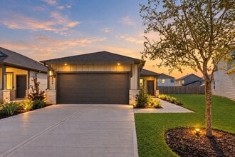 Building Photo - 8006 Magnolia Pr Ln