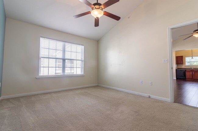 Building Photo - 1634 Piedmont Cir
