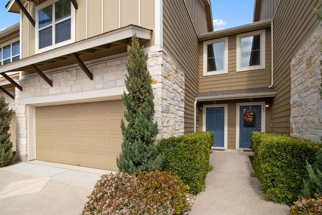 Building Photo - 1620 Bryant Dr