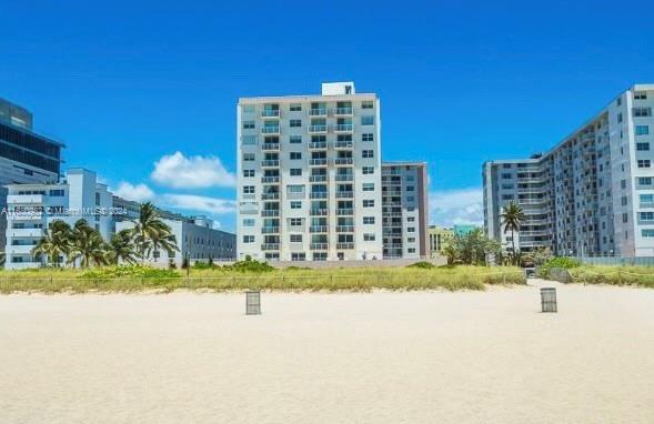 Building Photo - 345 Ocean Dr
