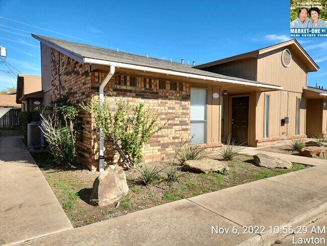 Building Photo - 912 NE Tortoise Dr