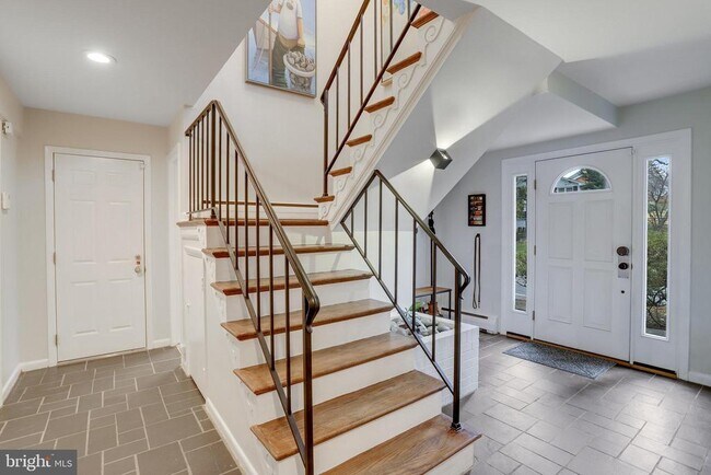 Building Photo - 3710 Lorcom Ln