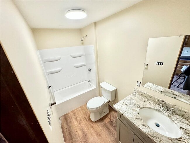 Building Photo - 25 Hanover Ave