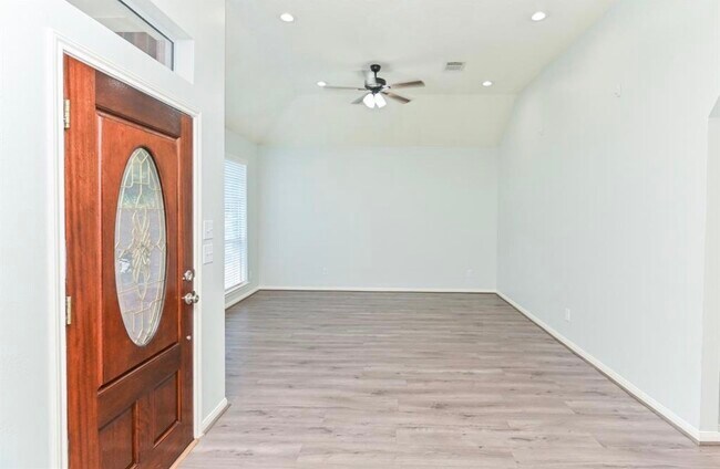 Foto del edificio - 13814 Bink Ct