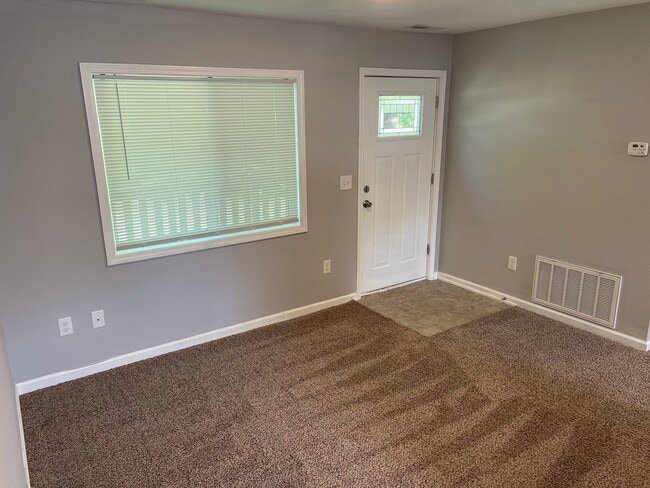 Building Photo - 8255 Center Dr