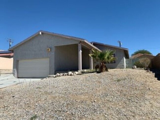 Building Photo - 13150 Calle Amapola