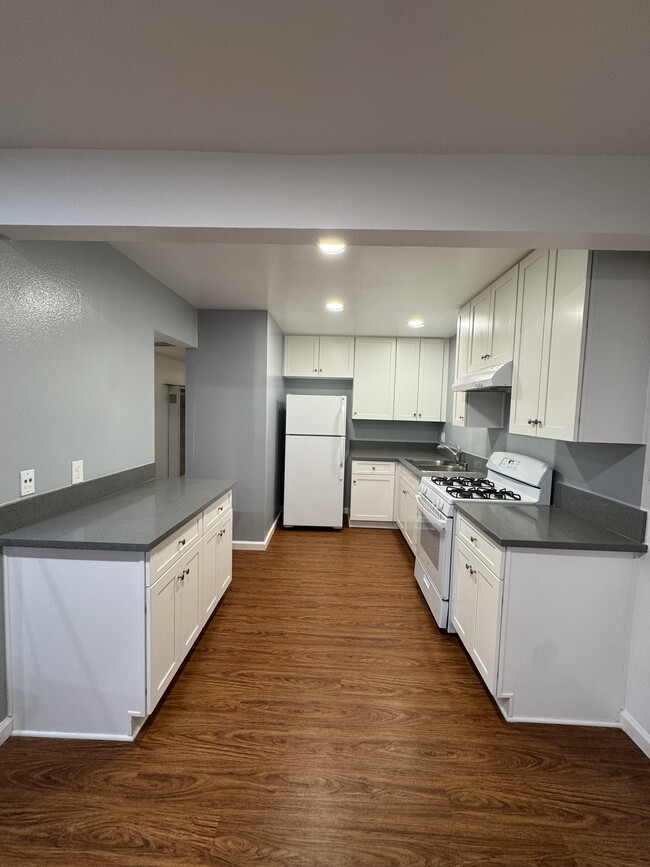 Building Photo - 1374 N Cuyamaca St