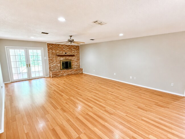 Foto del edificio - 5707 Richmond Ave