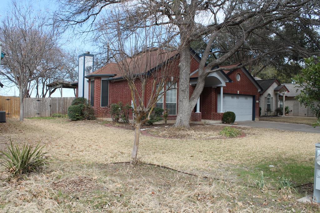 Primary Photo - 118 Pecan Vista Ln