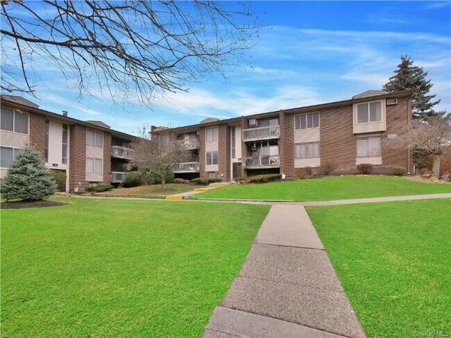 Foto del edificio - 53 Country Club Ln