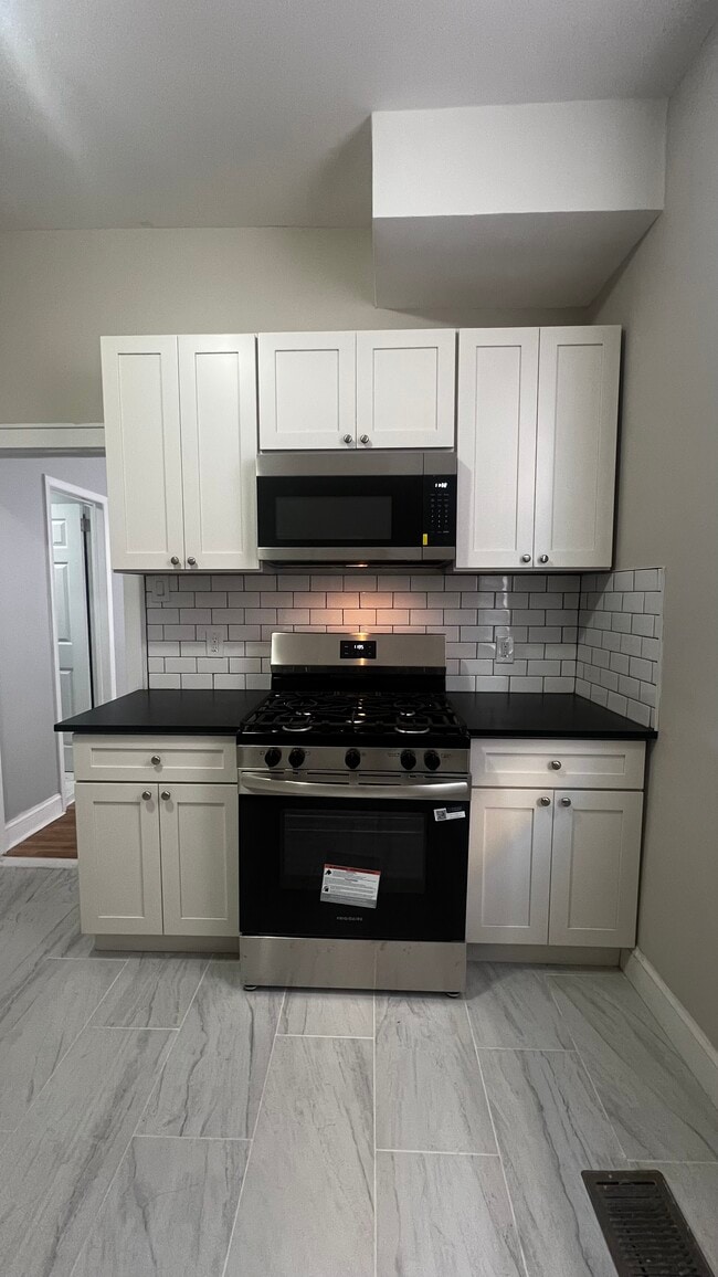 KITCHEN - 516 Monastery Pl