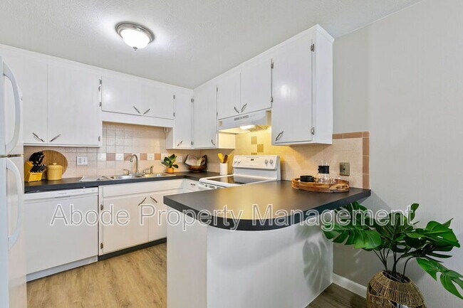 Foto del edificio - 430 W 10th St