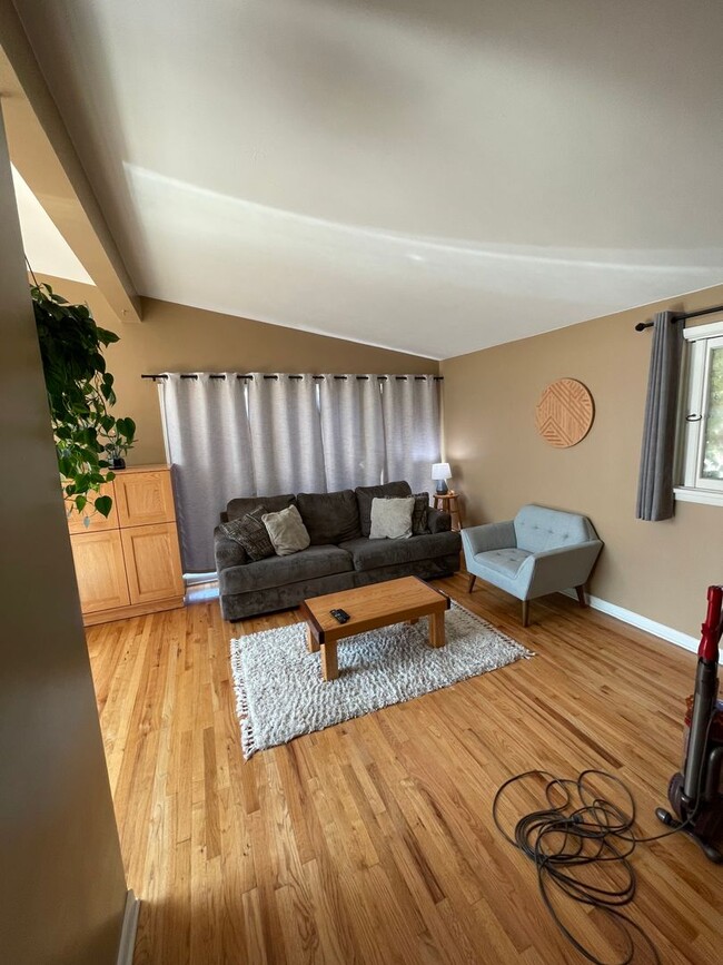 Foto del edificio - Great 3 BED/1 BATH home in walking distanc...
