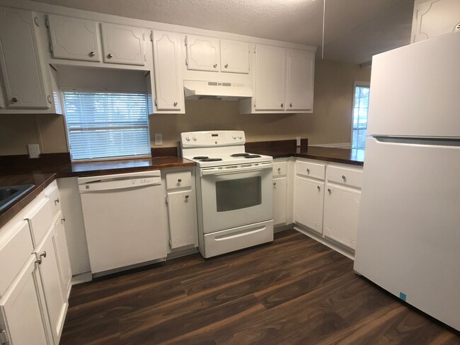 Building Photo - Mobile Home in West Chatham with Fenced Yard