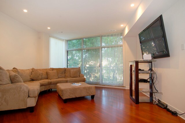 Foto del edificio - 914 W Hubbard St