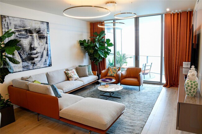 Foto del edificio - 15701 Collins Ave