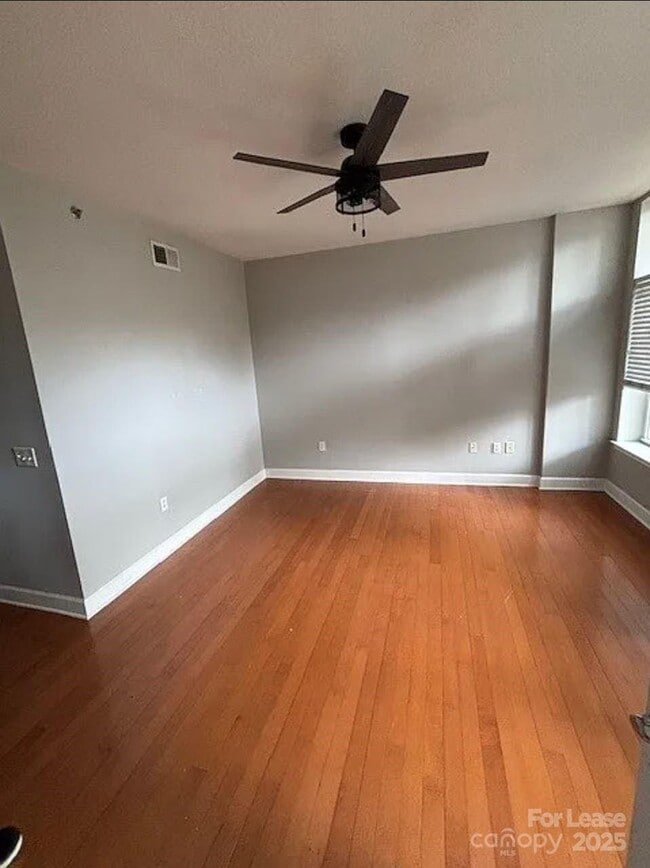 Building Photo - 1320 Fillmore Ave