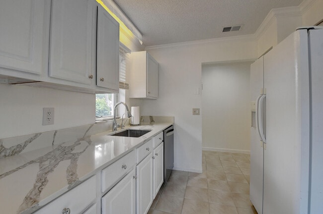 Building Photo - 8733 Windrow Way