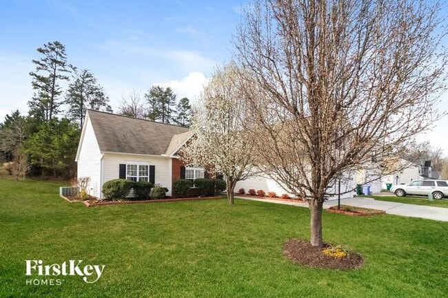 Building Photo - 4596 River Gate Dr