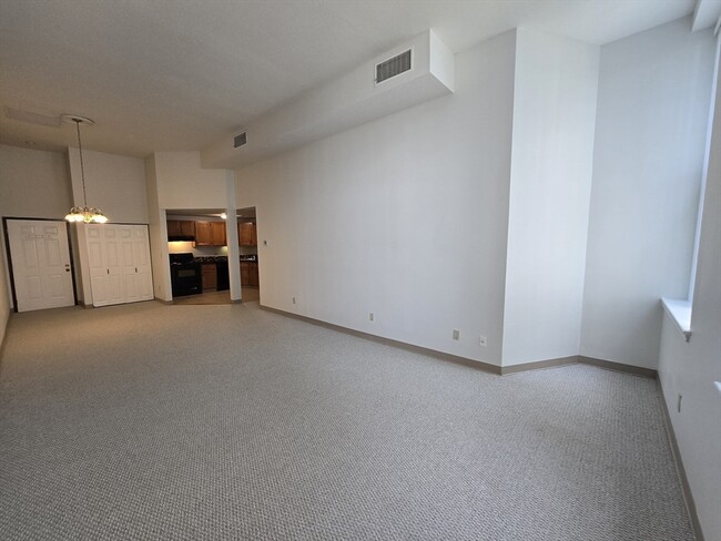Building Photo - 130 Beach St