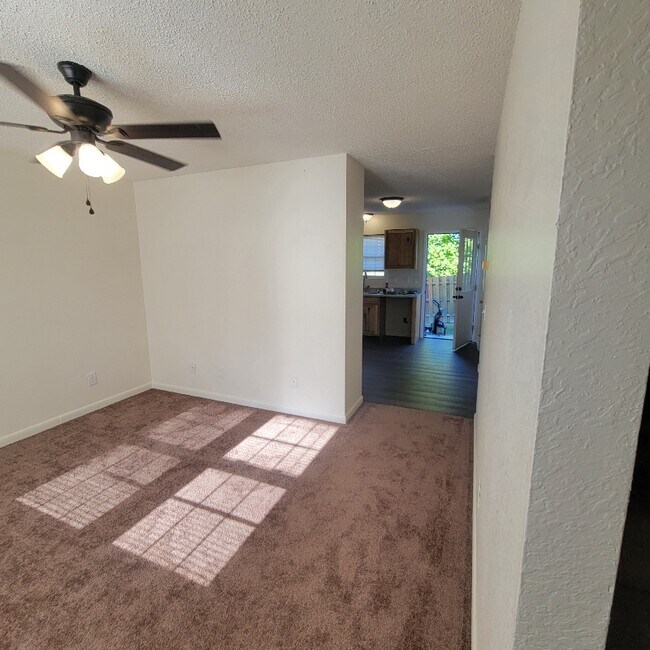 Foto del edificio - 7270 Pea Ridge Rd