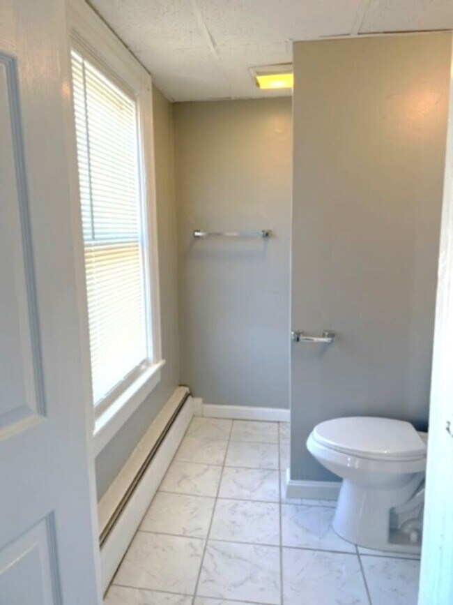 Foto del edificio - 1295 Main St