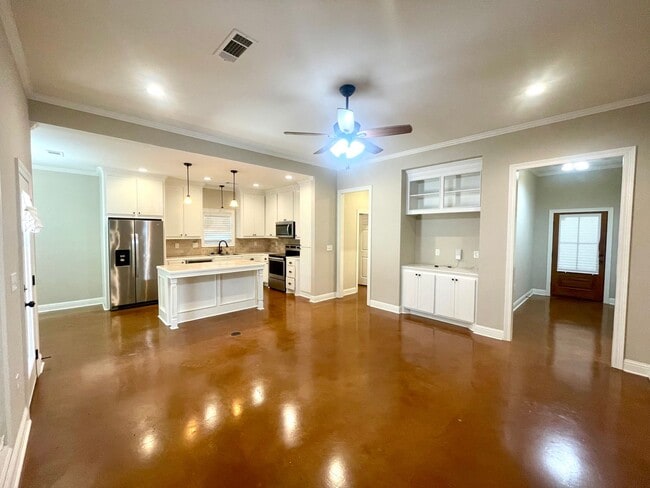 Photo - 3/2 For Rent near Downtown Brandon! 39042! House