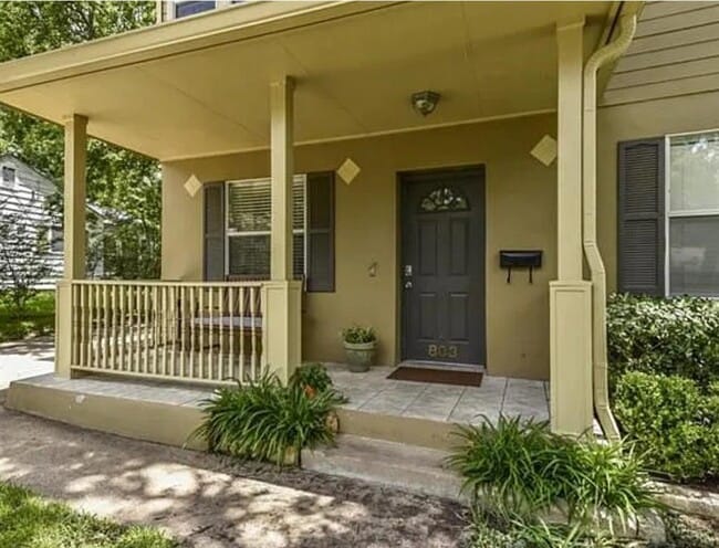 Building Photo - 803 Newman Dr