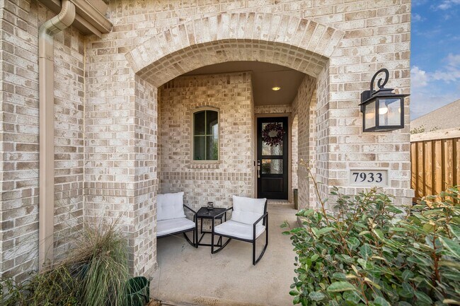 Building Photo - 7933 Spring Run Dr