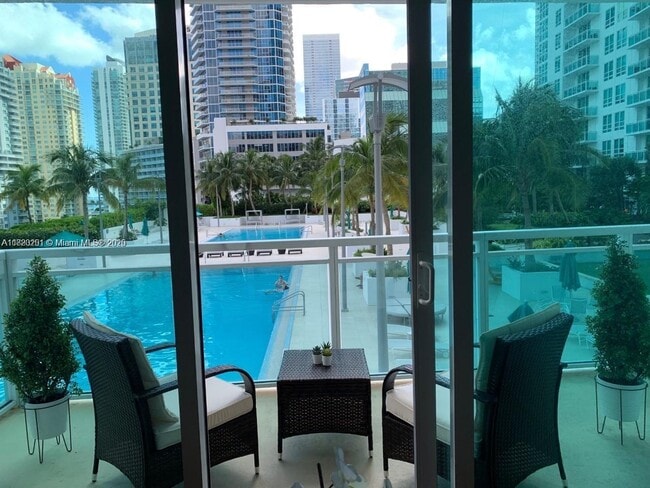 Building Photo - 950 Brickell Bay Dr