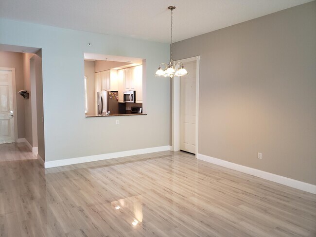 Building Photo - 35 Harbour Isle Dr W