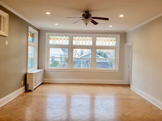 living room - 43 W 41st St