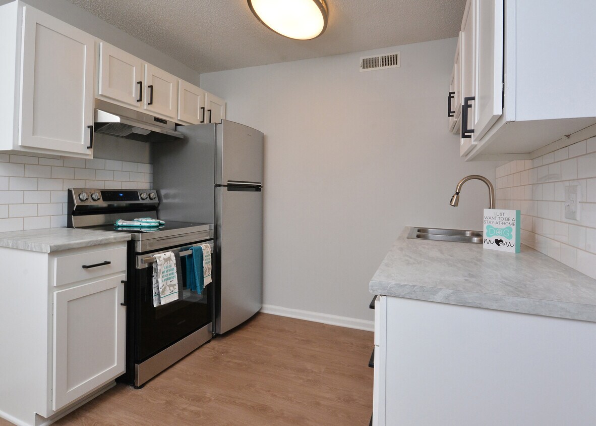 Jamestown Manor Apartments Apartments in High Point, NC