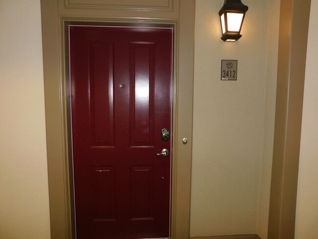 Building Photo - Watermarke Condo 1bed 1 bath